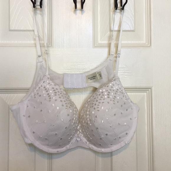 Vera Wang Other - Vera Wang underwire Bra